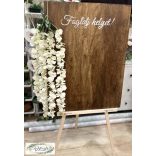 Köszöntő tábla fa bérelhető  Foglalj helyet 4000 Ft 