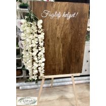 Köszöntő tábla fa bérelhető  Foglalj helyet 4000 Ft 