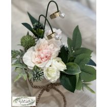   Gyűrű tartó virágbox szertartásra bérelhető 2000 Ft/alkalom