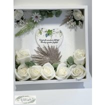   Szülőköszöntő box Anyának greenary stílushoz fehér dobozban szappan rózsákkal díszítve egyedi szöveggel is !!!