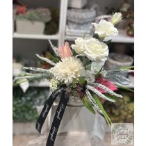   Sírdísz rózsaszín fehér liziantusszal szalaggal kaspóban 