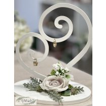   Gyűrűtartó szív fehér  22 cm fehér bézs zöld  díszítéssel  greenary stílushoz passzoló