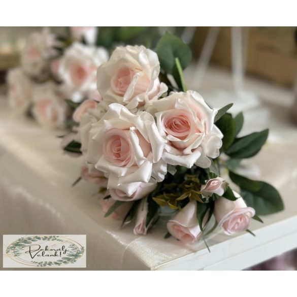 Rózsabimbó csokor 7 ágú 31 cm púder rózsaszín