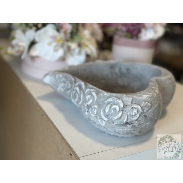 Beton tál kaspó fagyálló 21*20*6 cm szív alakú, törékeny !!