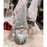 Figura manó álló 28 cm szörmés sapkában_1033